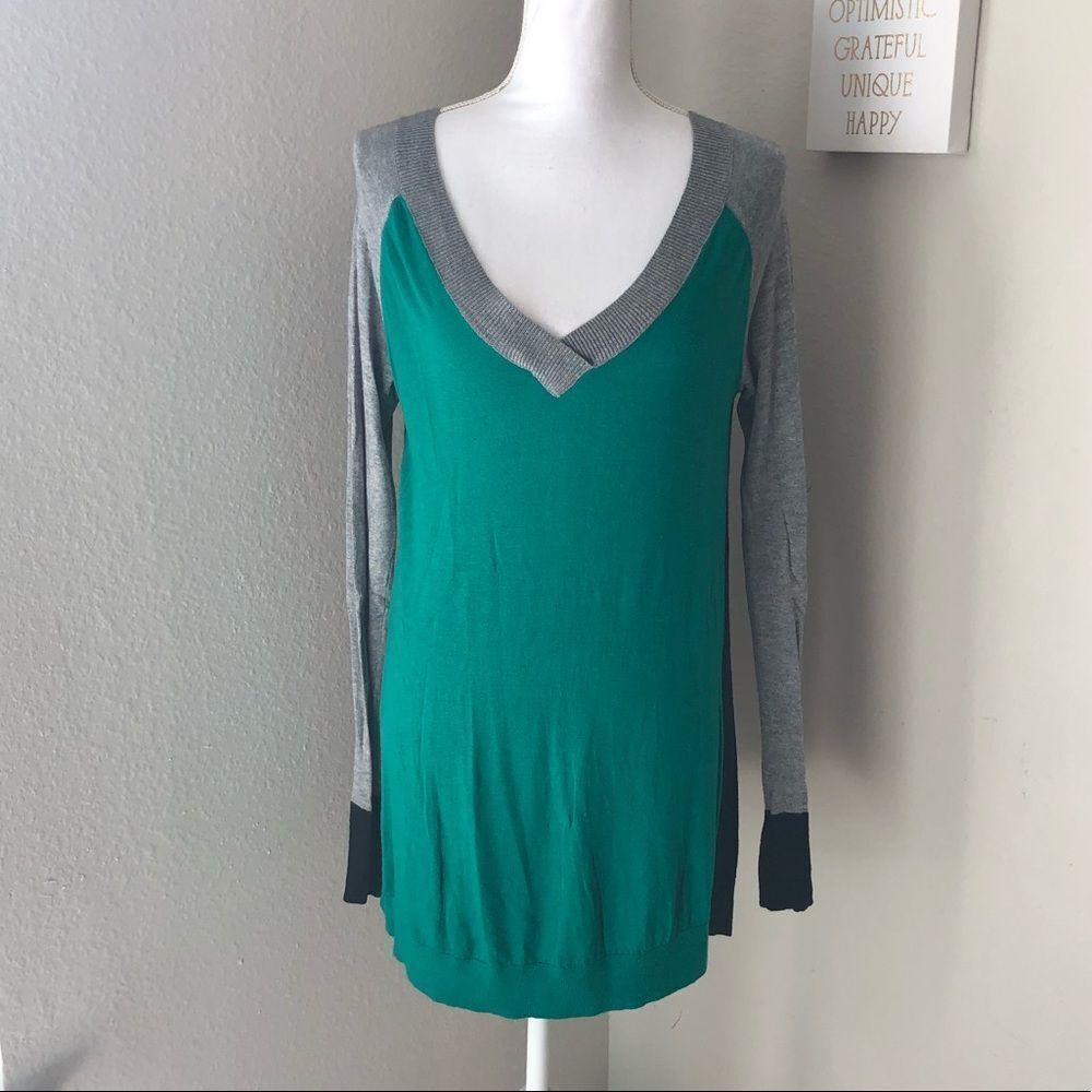 Sogi Colorblock Sweater